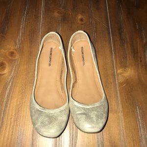 MOSSIMO FLATS